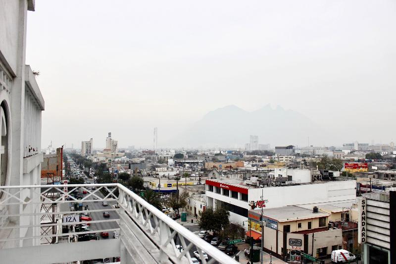 Hotel Plaza Del Arco Express Monterrey Exterior photo