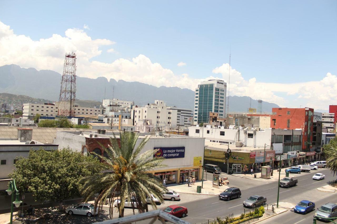 Hotel Plaza Del Arco Express Monterrey Exterior photo